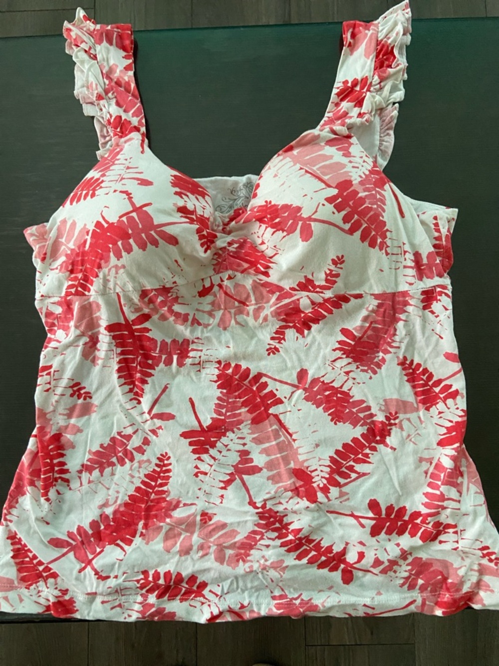 WHITE CAMISOLE RED PINK LEAF PRINT BUILT-IN BRA SLEEVELESS SEMI-CROP TOP VTG